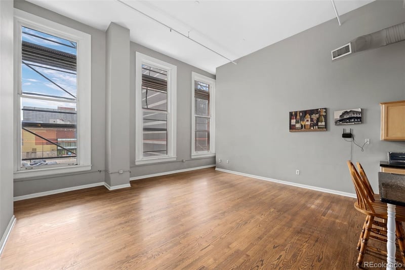 1555 California St #302, Denver, CO 80202