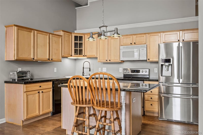 1555 California St #302, Denver, CO 80202