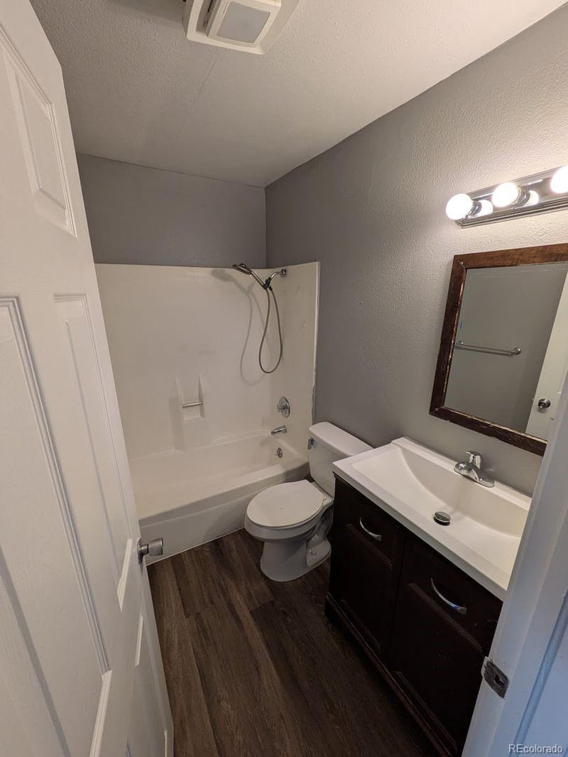 10712 Exposition Ave #209, Aurora, CO 80012