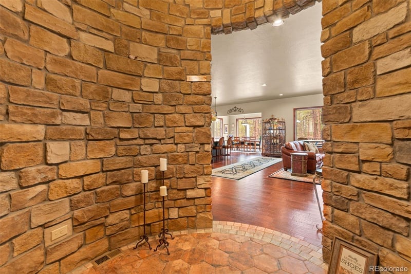 1429 Gore Cir, Larkspur, CO 80118