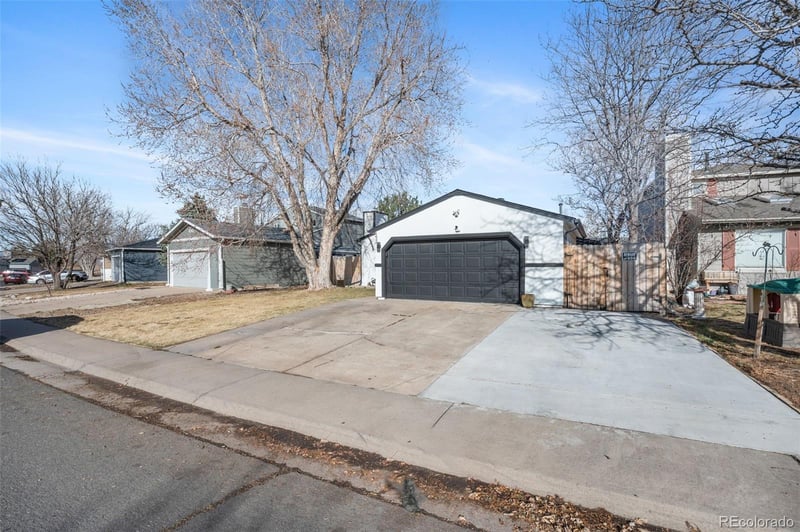 1635 Ensenada Way, Aurora, CO 80011