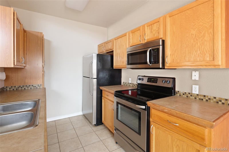 22675 Ontario Dr #202, Aurora, CO 80016