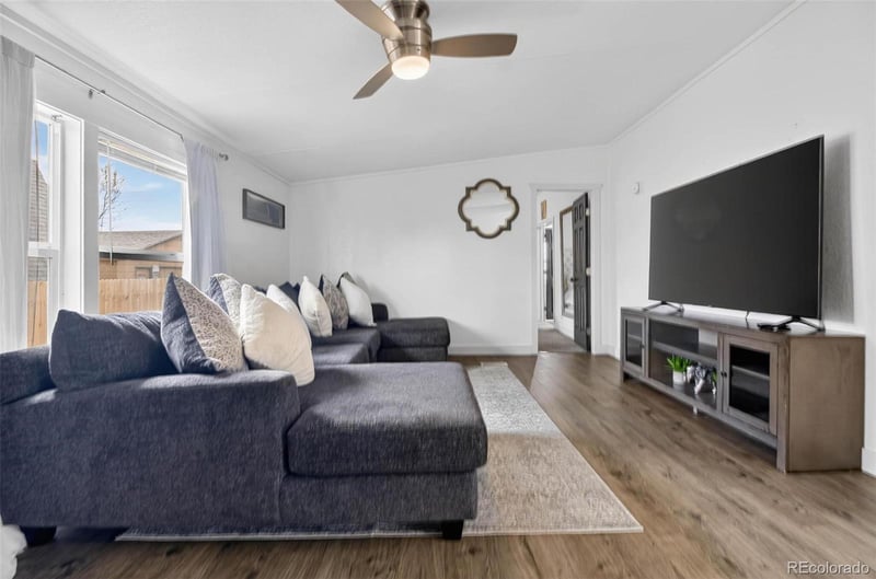 811 Plum Ave, Lochbuie, CO 80603