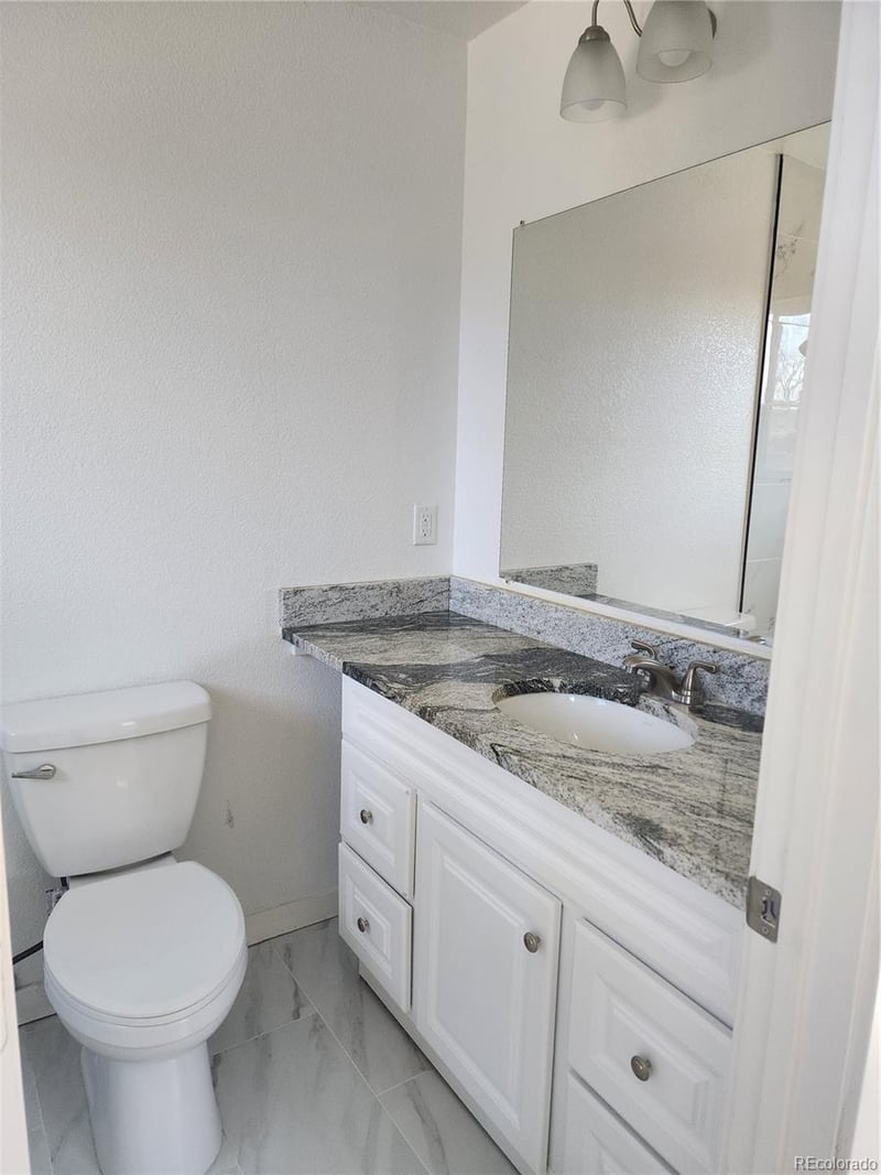 5491 Topeka Ct, Denver, CO 80239