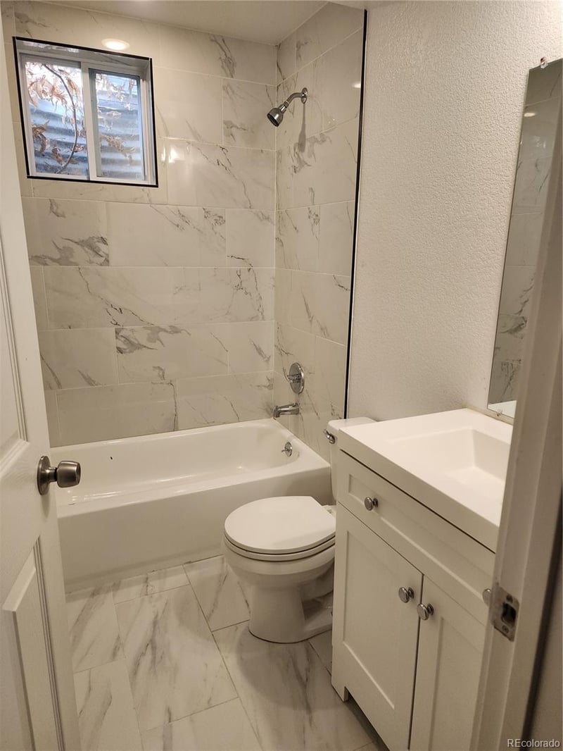 5491 Topeka Ct, Denver, CO 80239