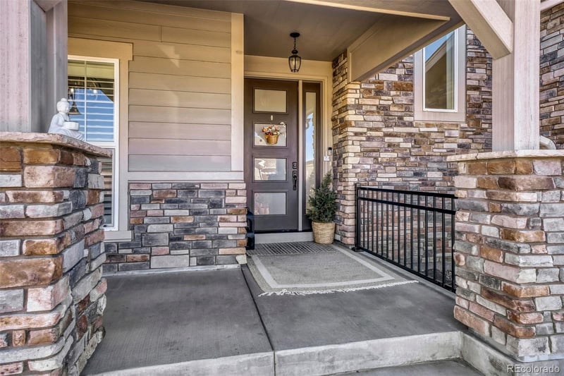 27841 Lakeview Dr, Aurora, CO 80016