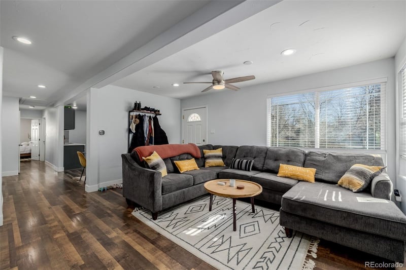 565 Saulsbury St, Lakewood, CO 80226