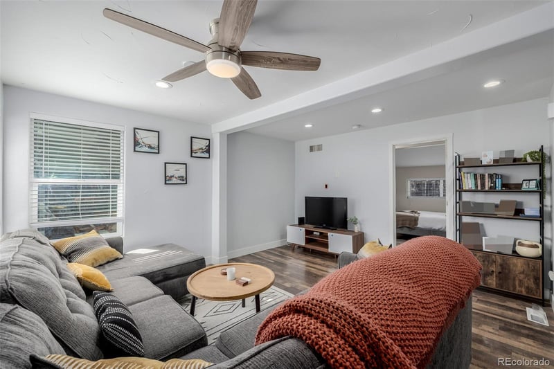 565 Saulsbury St, Lakewood, CO 80226