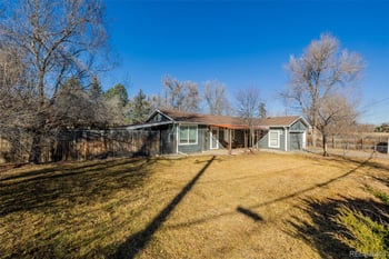 565 Saulsbury St, Lakewood, CO 80226