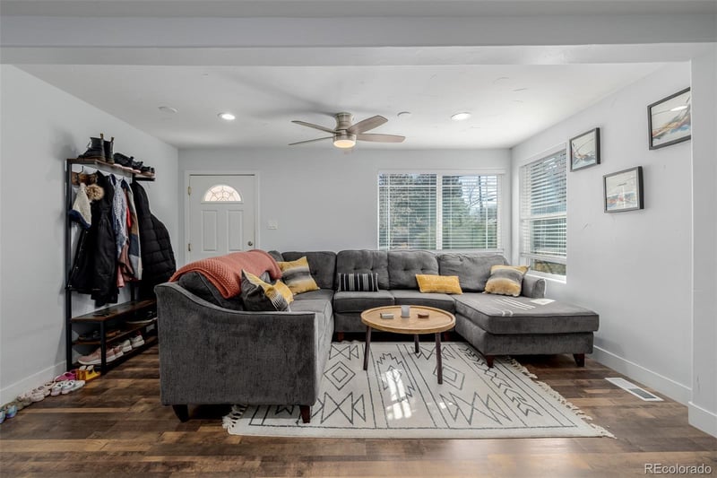 565 Saulsbury St, Lakewood, CO 80226