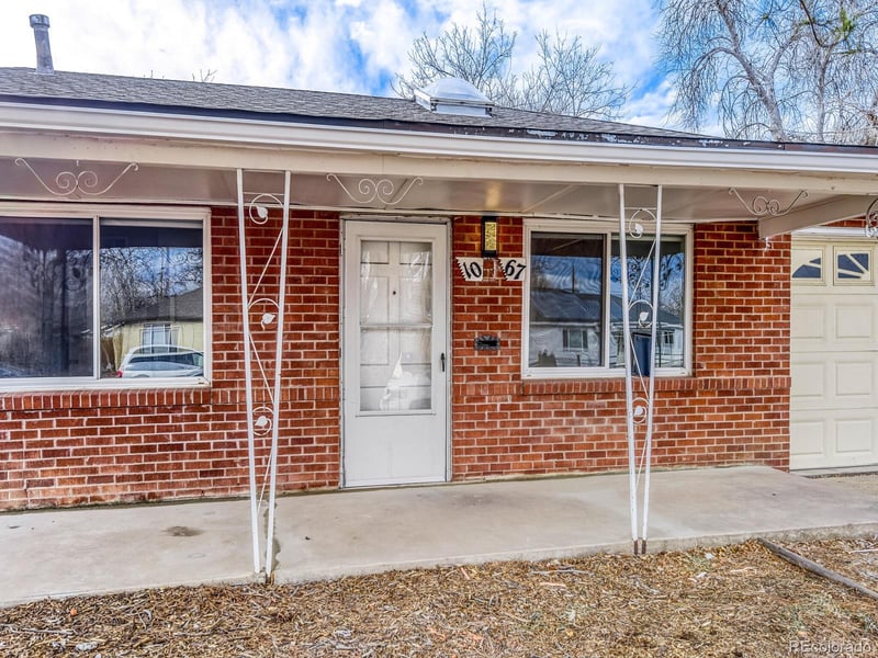 1067 Tucson St, Aurora, CO 80011