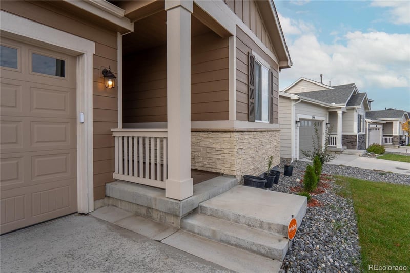 27922 10th Dr, Aurora, CO 80018