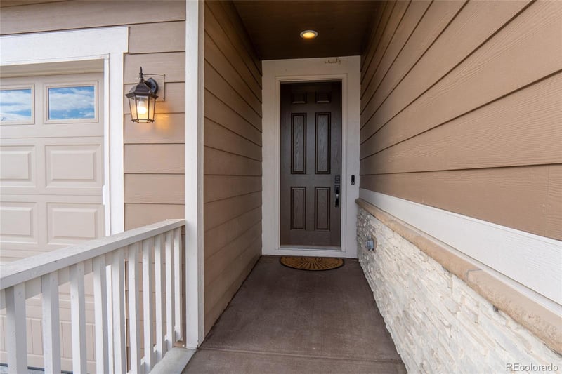 27922 10th Dr, Aurora, CO 80018