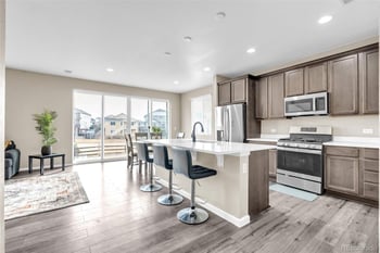 27922 10th Dr, Aurora, CO 80018