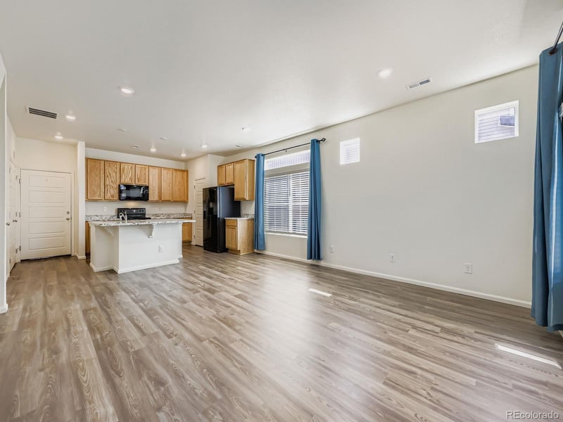 18014 103rd Ave, Commerce, CO 80022