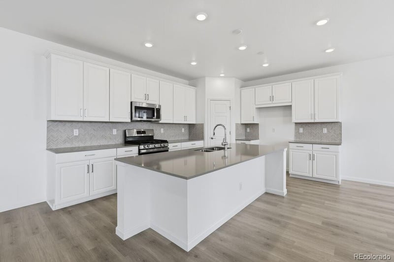 8868 Pennycress Dr, Littleton, CO 80125