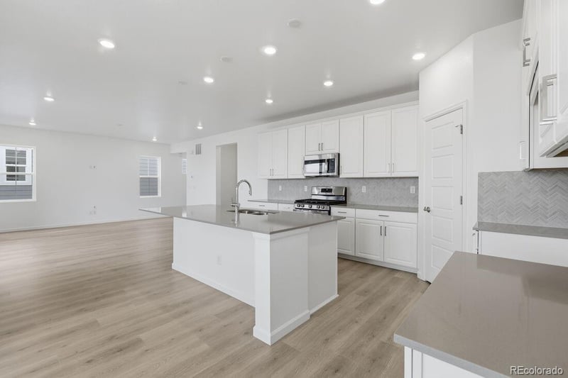 8868 Pennycress Dr, Littleton, CO 80125