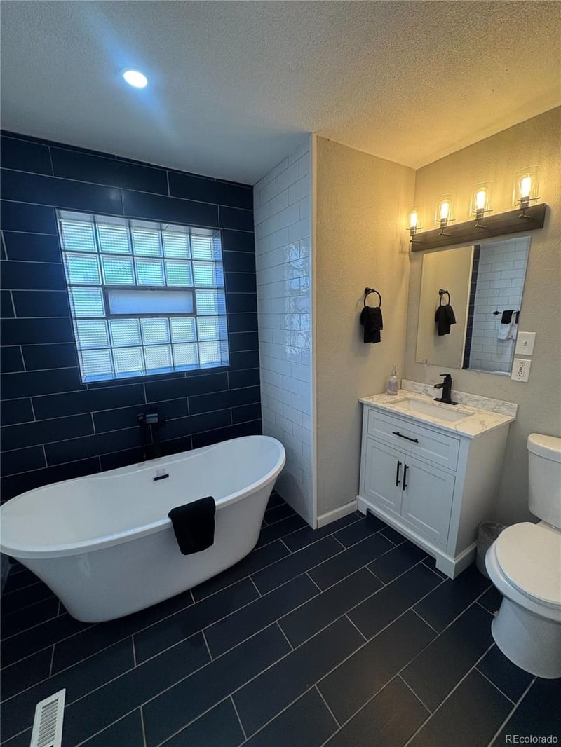 2200 Moffat Pl, Denver, CO 80221