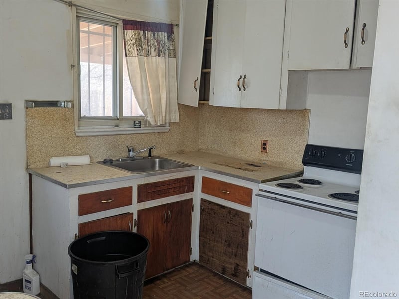 2925 Pontiac St, Denver, CO 80207