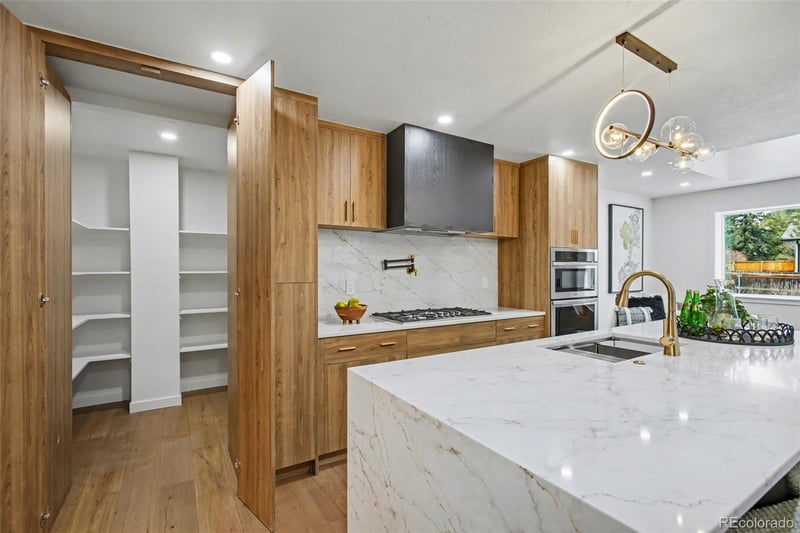 4055 S Niagara Way, Denver, CO 80237