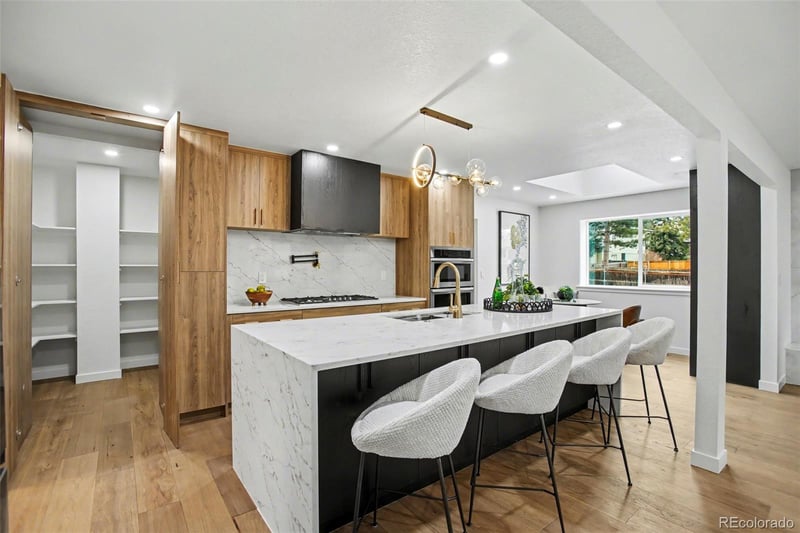 4055 S Niagara Way, Denver, CO 80237