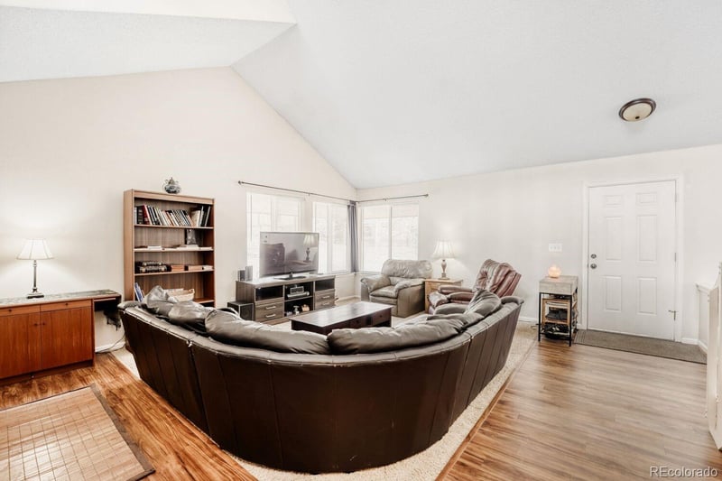 200 Dearborn Cir, Aurora, CO 80012