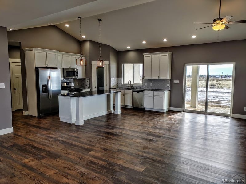 697 Cabaret Dr, Pueblo, CO 81007