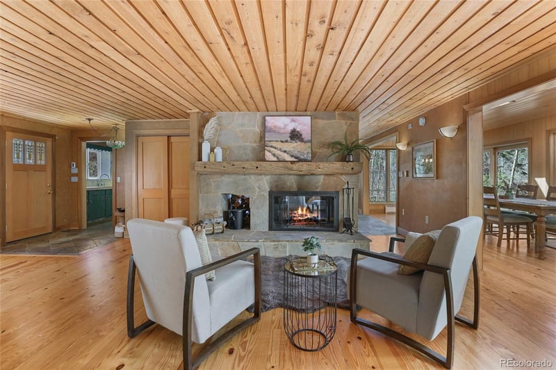 746 Riverside Dr, Lyons, CO 80540