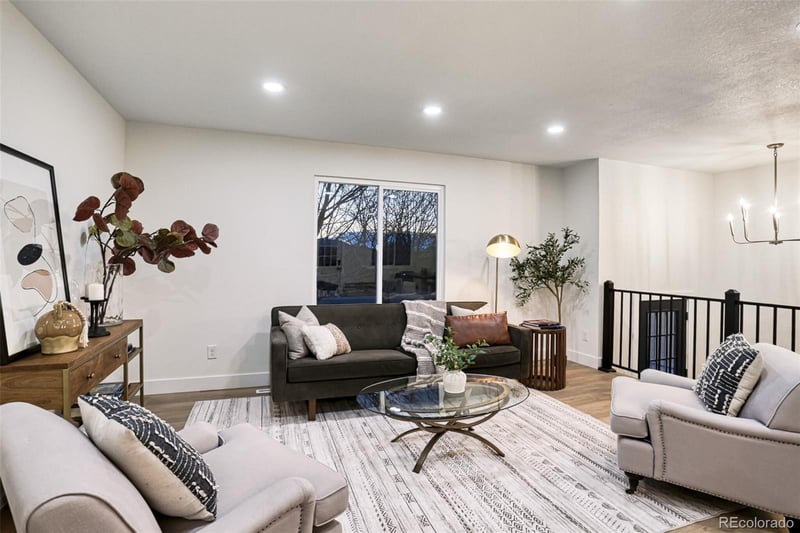 922 Park View St, Castle Rock, CO 80104