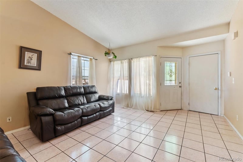 247 Wadsworth Cir, Longmont, CO 80504