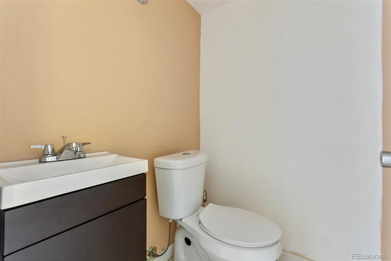 247 Wadsworth Cir, Longmont, CO 80504