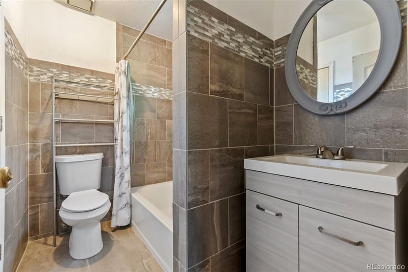 247 Wadsworth Cir, Longmont, CO 80504