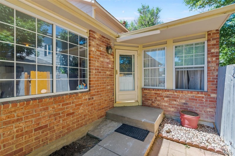 247 Wadsworth Cir, Longmont, CO 80504