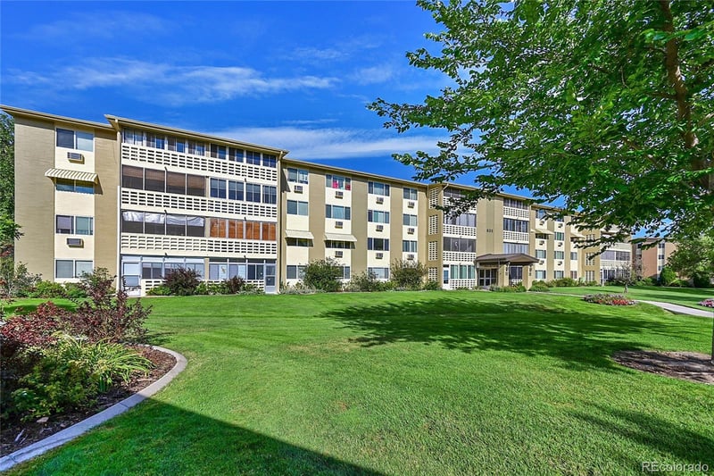 635 Alton Way #6A, Denver, CO 80247