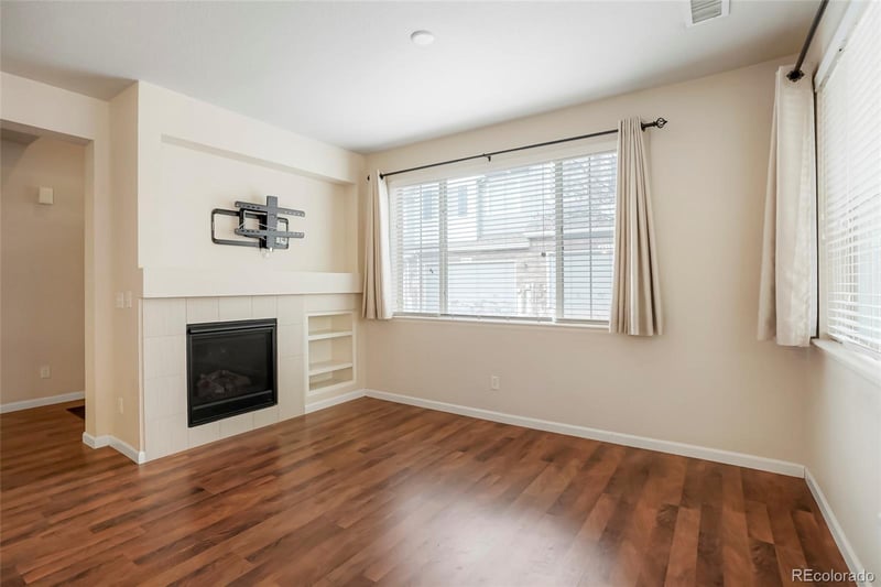 8142 Yosemite Ct, Centennial, CO 80112