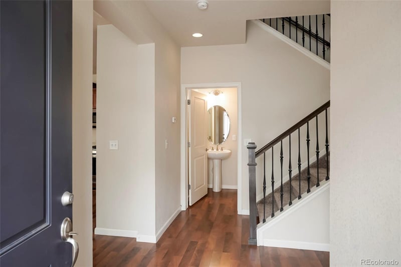 8142 Yosemite Ct, Centennial, CO 80112