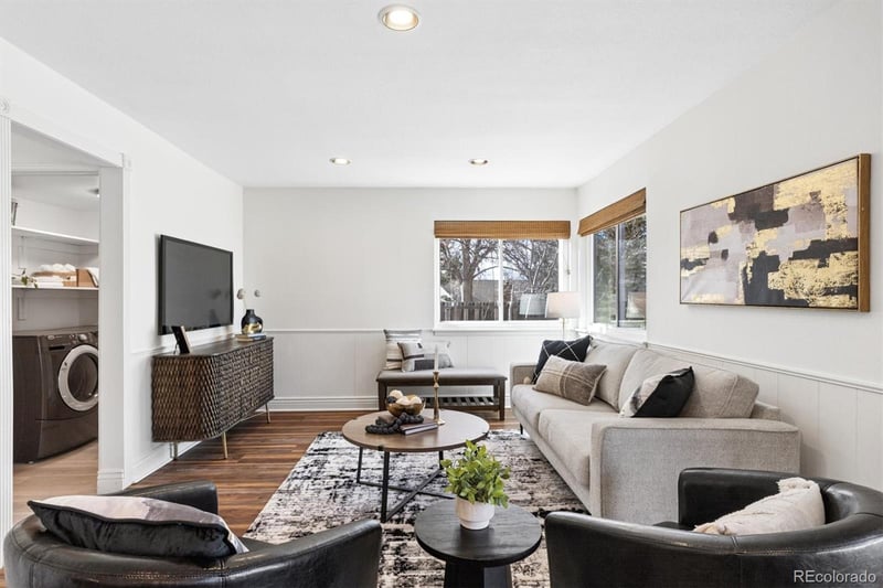 8869 Mineral Pl, Centennial, CO 80112