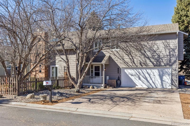 805 Peakview Cir, Littleton, CO 80120