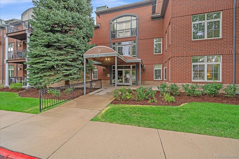 300 Hudson St #302, Denver, CO 80220