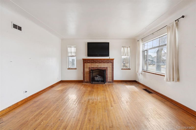 2490 Lincoln St, Denver, CO 80210