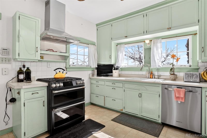 2954 S Bryant St, Denver, CO 80236