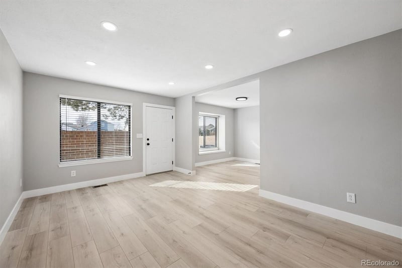 1812 W 102nd Ave, Thornton, CO 80260