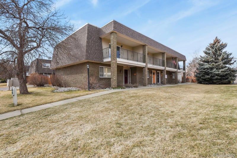 6737 Race St, Centennial, CO 80122