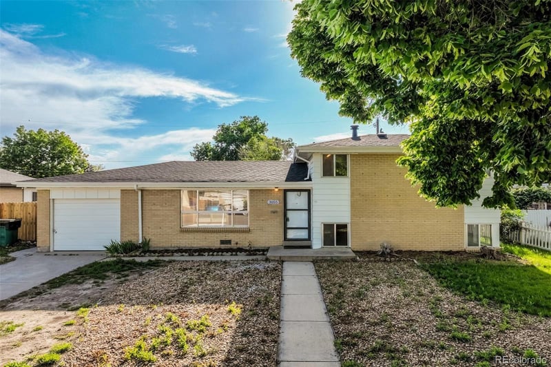 3055 Carson St, Aurora, CO 80011