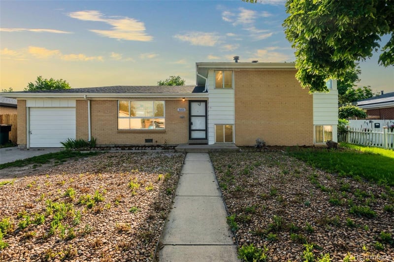 3055 Carson St, Aurora, CO 80011