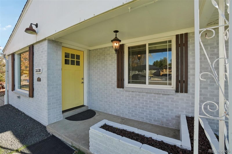 5530 Holland Dr, Arvada, CO 80002