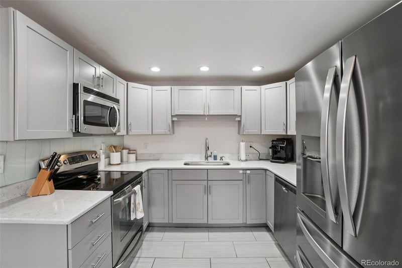 5530 Holland Dr, Arvada, CO 80002