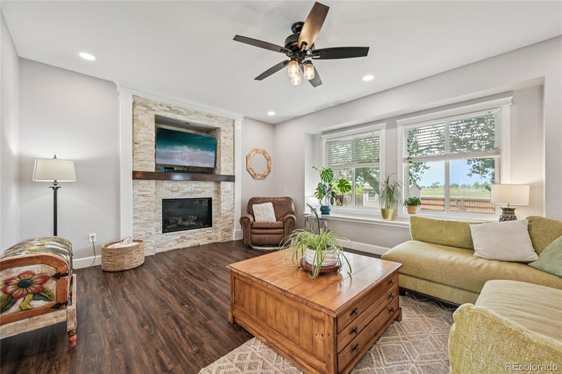 1041 Wisteria Dr, Loveland, CO 80538