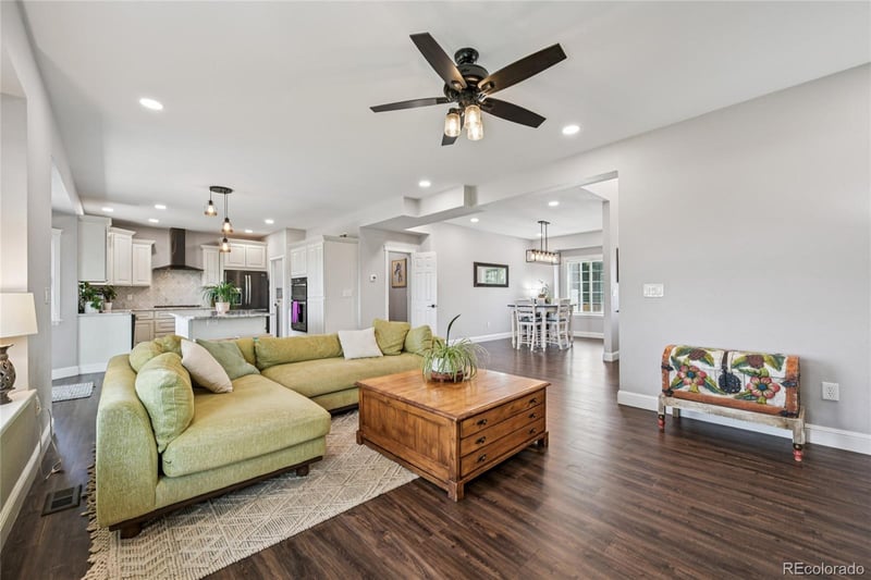 1041 Wisteria Dr, Loveland, CO 80538