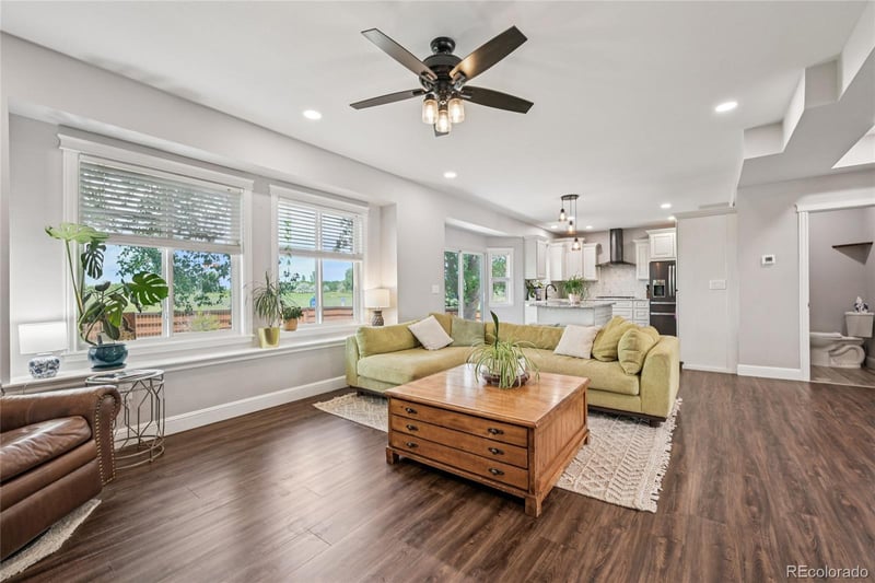 1041 Wisteria Dr, Loveland, CO 80538